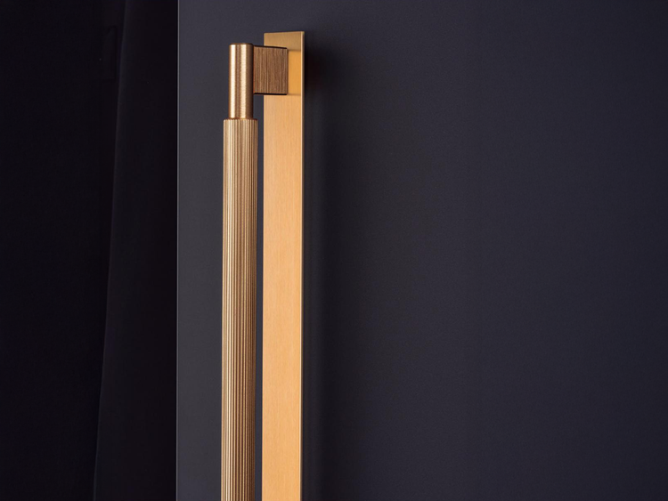 Momo Arpa in Brushed Dark Brass