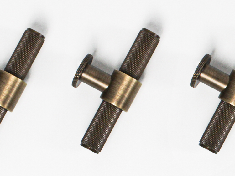 Momo Belgravia in Bronze