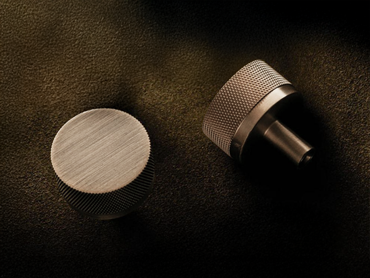 Momo Bellevue in Bronze