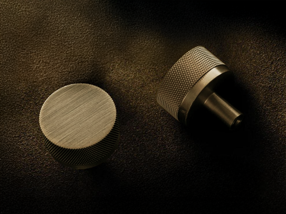 Momo Bellevue in Dark Brushed Brass