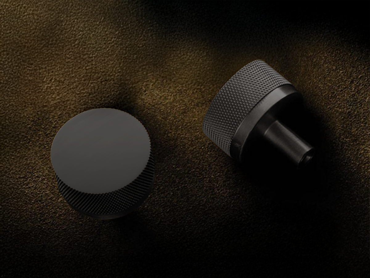 Momo Bellevue in Matte Black