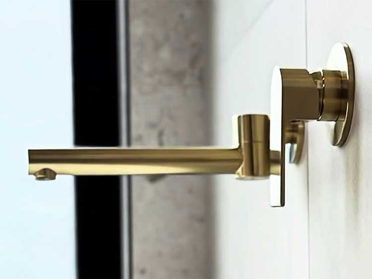 Nero Dolce in Brushed Gold