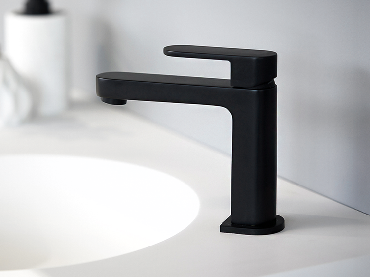 Nero Ecco Matte Black