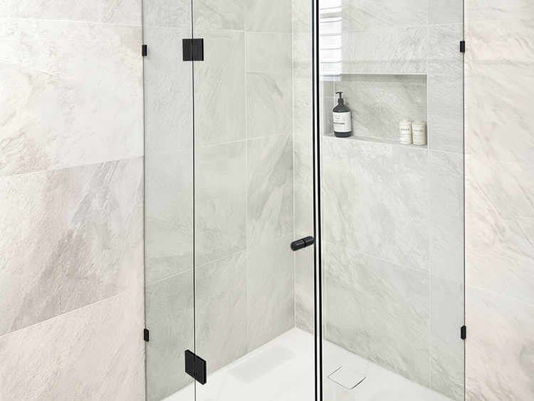 Nero Glass Shower Hinge in Matte Black