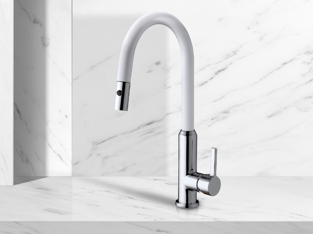 Nero Pearl in Chrome White