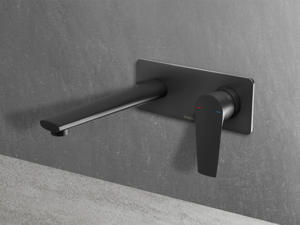 Phoenix Arlo in Matte Black
