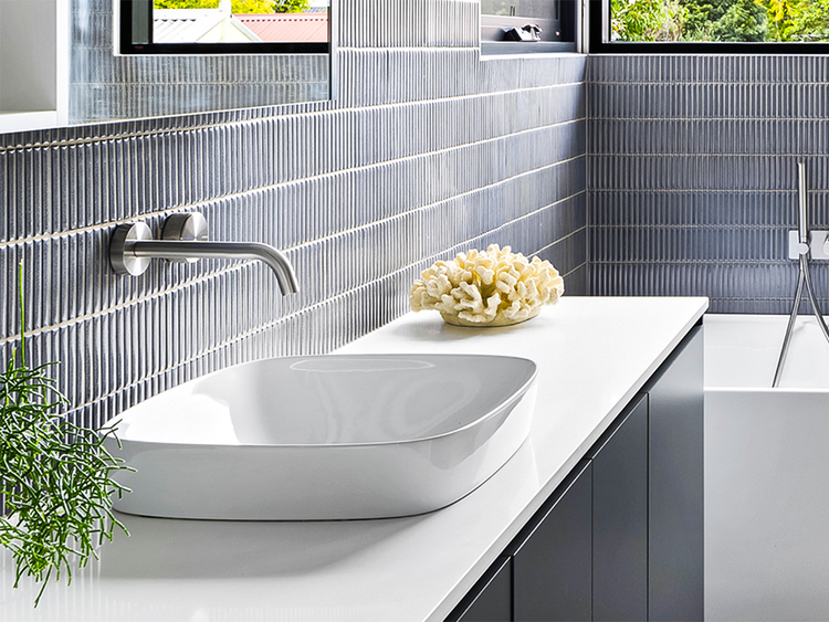 Phoenix Axia in Chrome