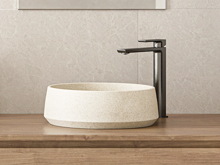 Phoenix Gloss MKII in Brushed Carbon