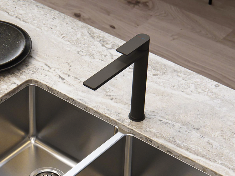 Phoenix Gloss MKII in Matte Black