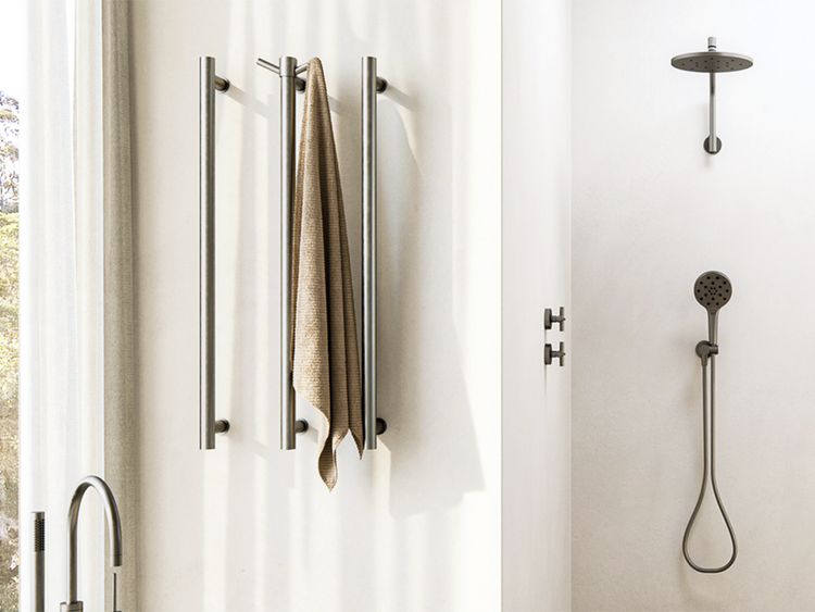 Phoenix Ormond in Brushed Carbon