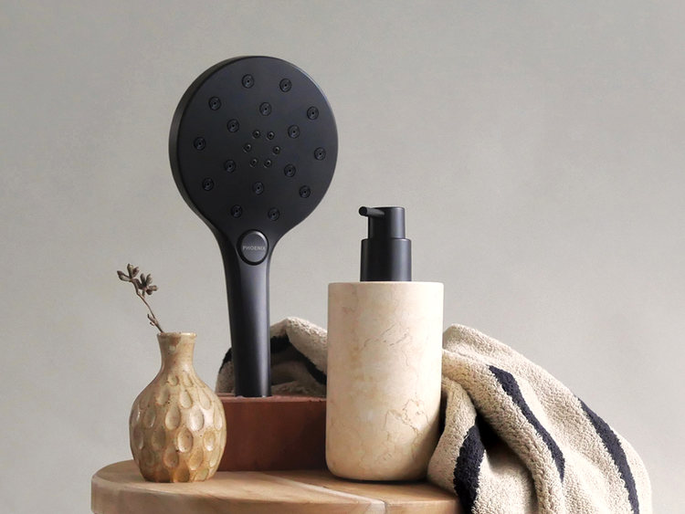 Phoenix Oxley in Matte Black