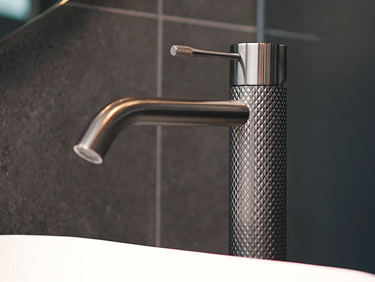 Nero Opal in Graphite