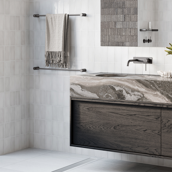 Phoenix Vivid Slimline Single Towel Rail 600mm Brushed Carbon