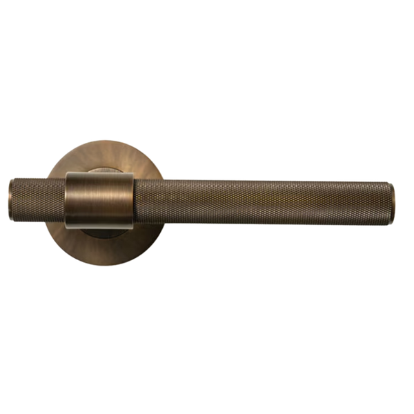 Momo Belgravia Lever Handle Set Bronze