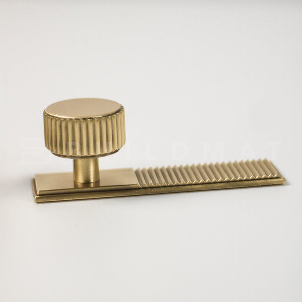 Momo Handles Momo Barrington Knob 32mm Matte Brass