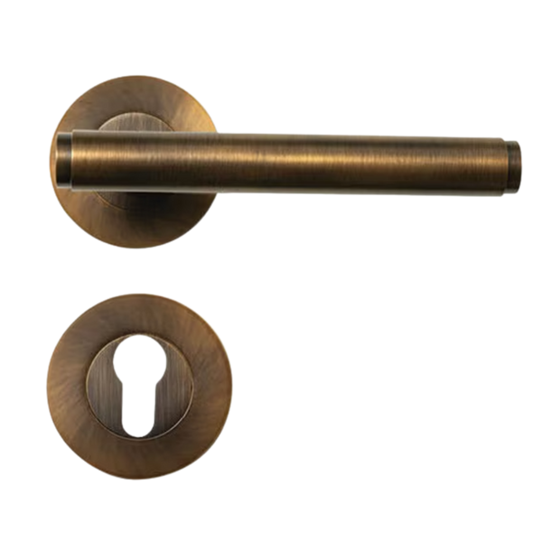 Momo Bellevue Solid Brass Plain Lever Entrance Set Bronze