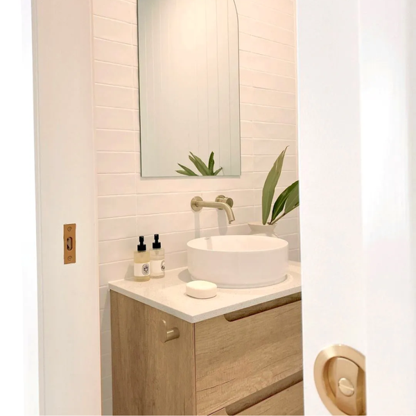 Otti Byron 900mm Natural Oak Wall Hung Vanity