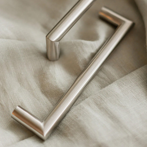 Momo Handles Bergamo D Handle 224mm Stainless Steel