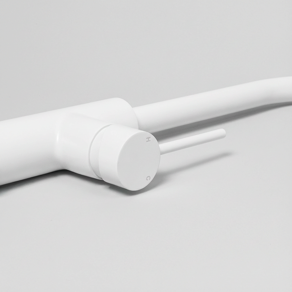 Alma Mira White Pull Out Mixer