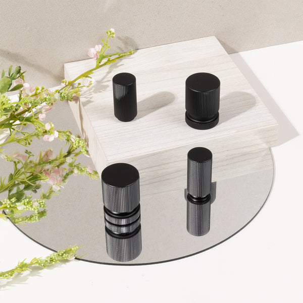 Alma Loti Linear Handle Matte Black