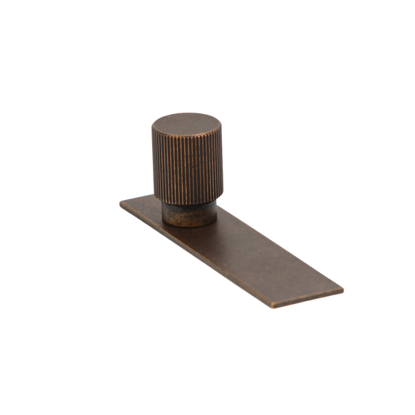 Momo Handles Momo Arpa Round Knob And Backplate 22mm Antique Brass