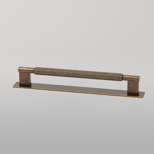 Momo Handles Momo Arpa D Handle And Backplate 192mm Antique Brass