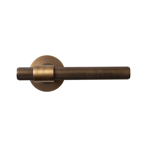 Momo Handles Belgravia Solid Brass Lined Tubular Latch Privacy Lever Set Bronze