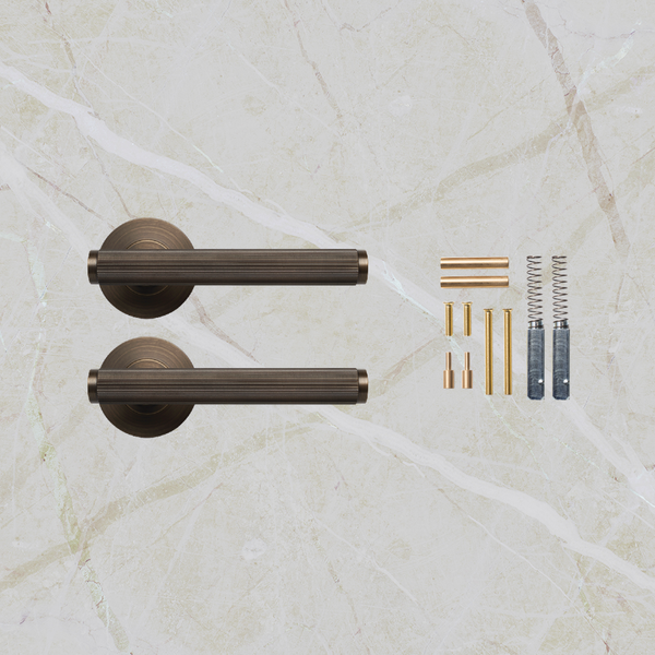 Momo Handles Bellevue Lined Lever Handle Set Bronze