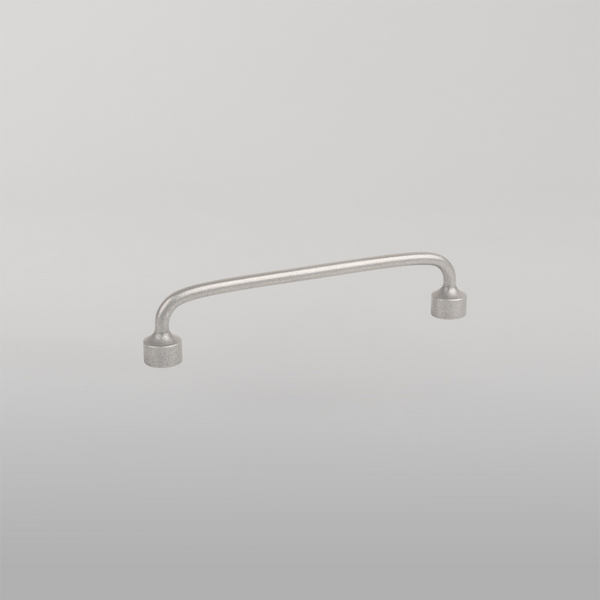 Momo Handles Momo Floid D Handle 128mm Pewter