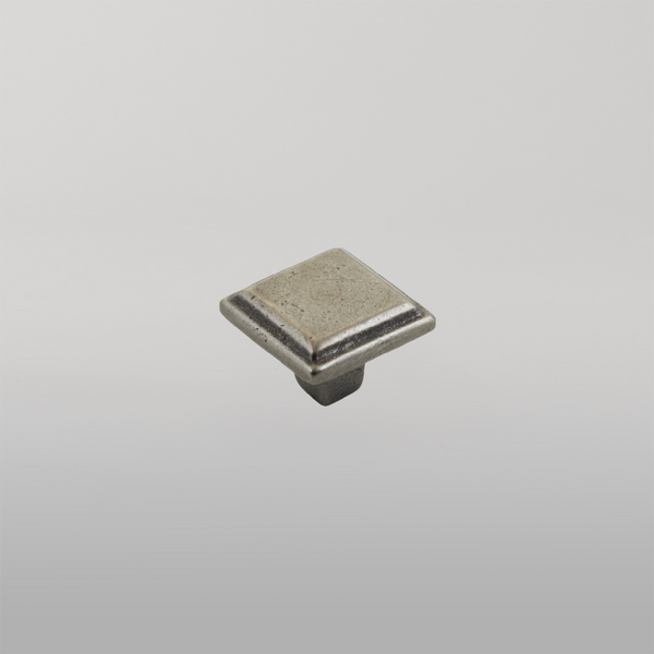 Momo Handles Momo Windsor Square Knob 34mm Pewter