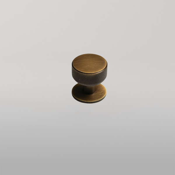 Momo Handles Momo Belgravia Solid Brass Round Knob 35mm Bronze