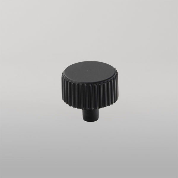 Momo Handles Momo Barrington Knob 32mm Matte Black