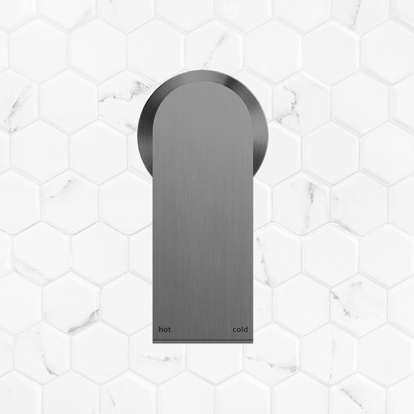 Nero Bianca Shower Mixer with 60mm Round Plate Gunmetal