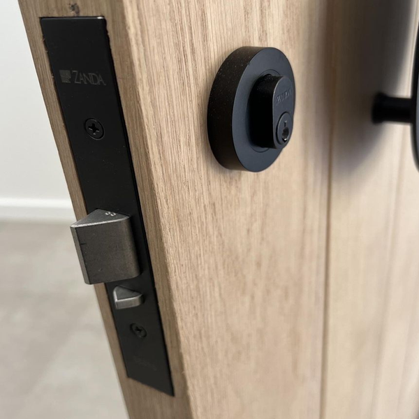 Zanda Oval Cylinders Matte Black